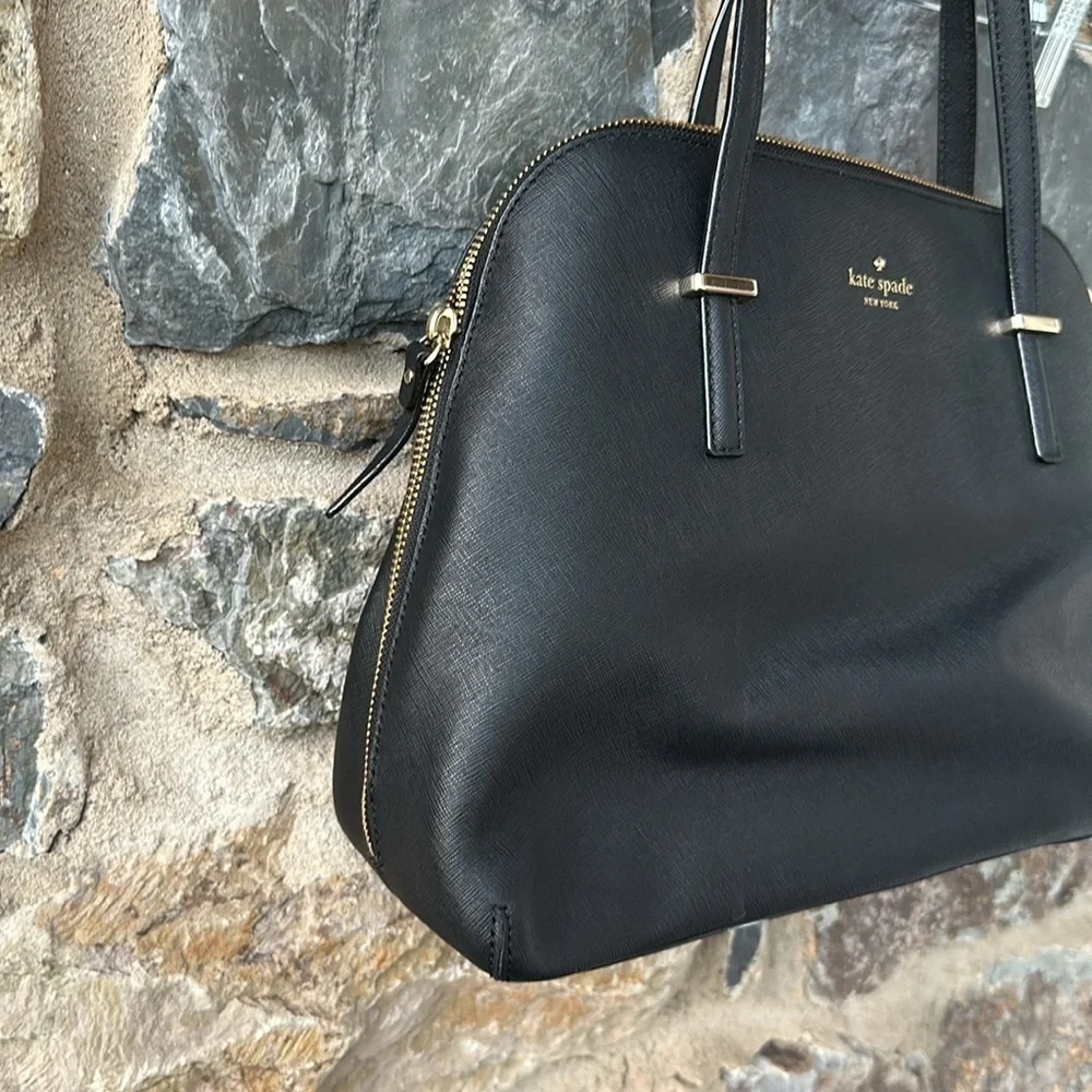 Kate Spade New York Cedar Street Maise Shoulder Bag in Black Saffiano Leather